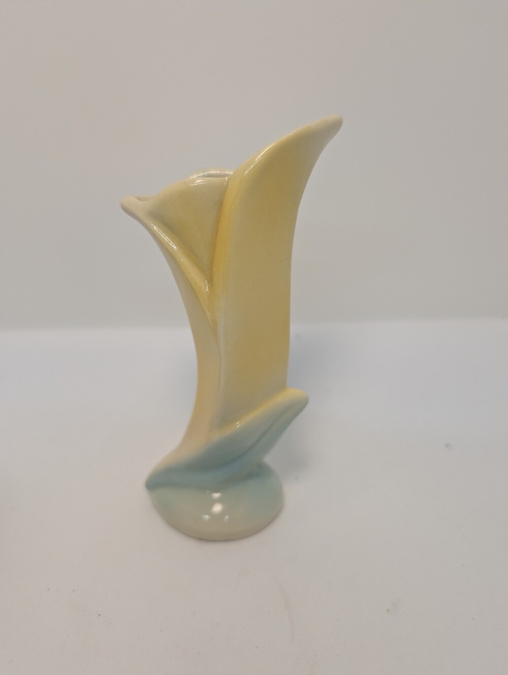 Shawnee Pottery Yellow and Blue Ceramic Bud Vase Art deco design #1125